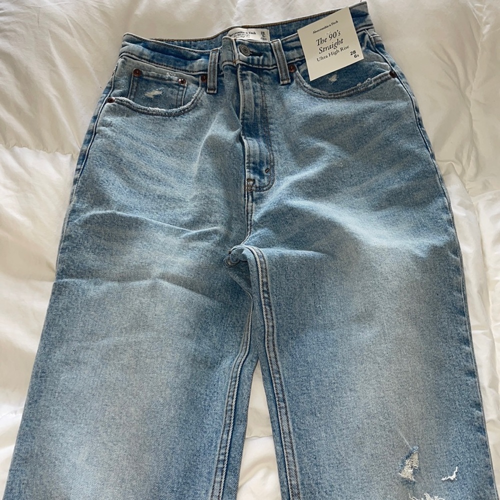 Abercrombie 90s straight ultra high rise 6short 28